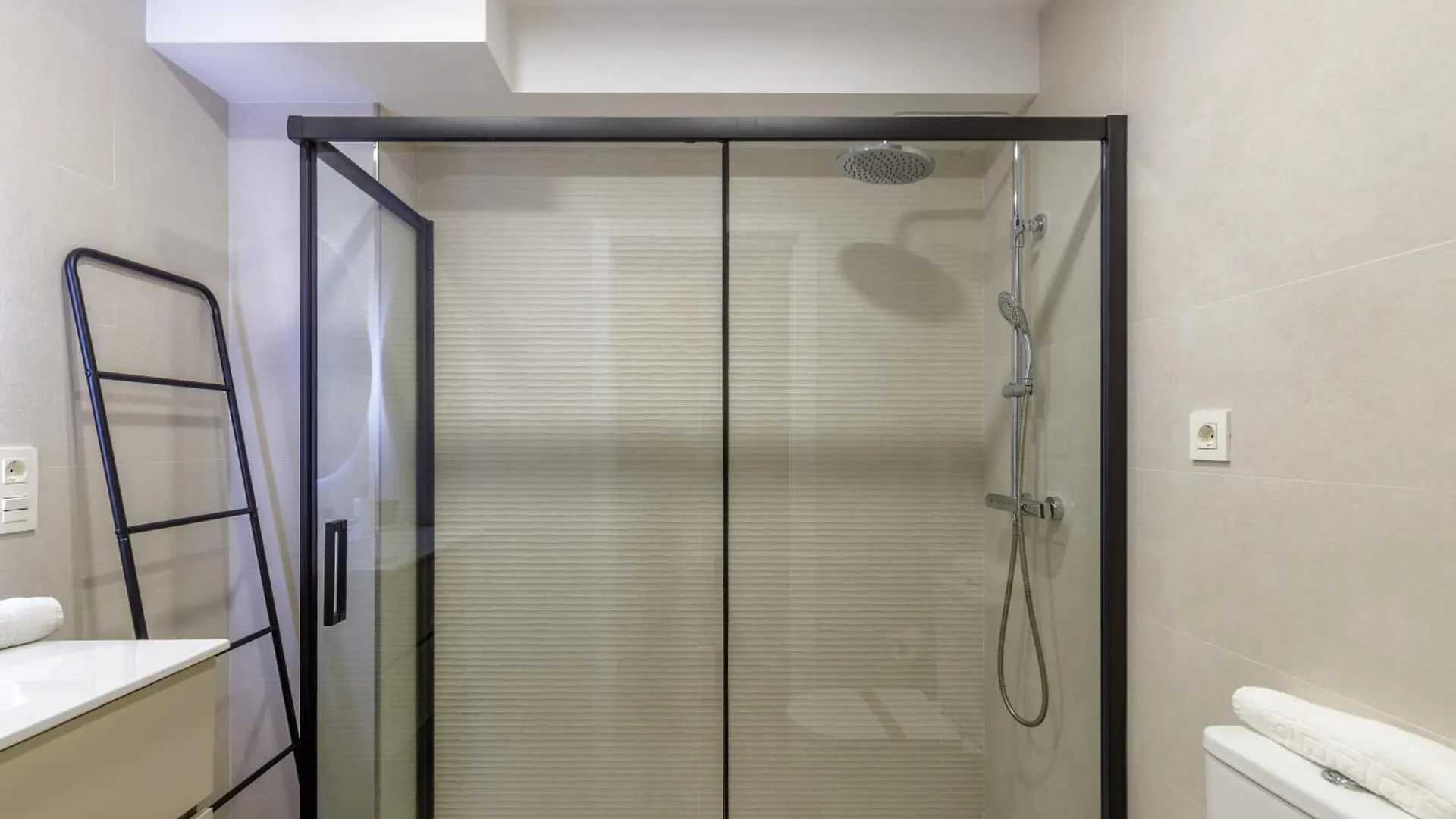 Core Essence Apartment Malaga